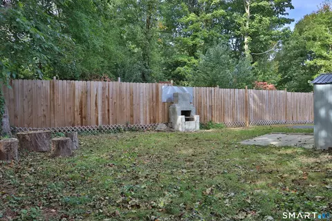Exterior - 312 Battis Rd, Hamden, CT 06514 photo 4 of 8