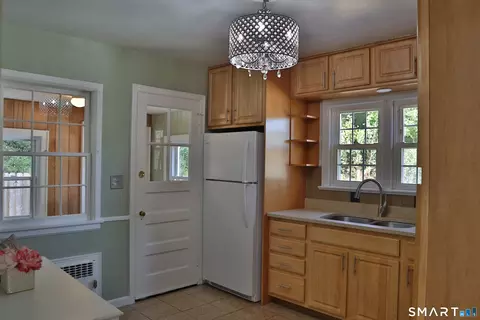 Kitchen - 312 Battis Rd, Hamden, CT 06514 photo 1 of 2