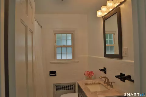 Bath - 312 Battis Rd, Hamden, CT 06514 photo 1 of 2