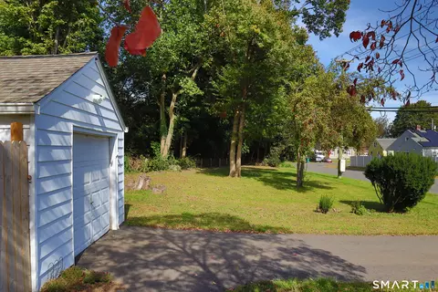 Exterior - 312 Battis Rd, Hamden, CT 06514 photo 3 of 8