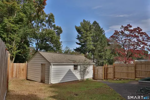 Exterior - 312 Battis Rd, Hamden, CT 06514 photo 5 of 8
