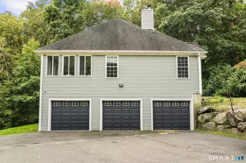 Exterior - 46 Marlin Rd, Sandy Hook, CT 06482 photo 4 of 8