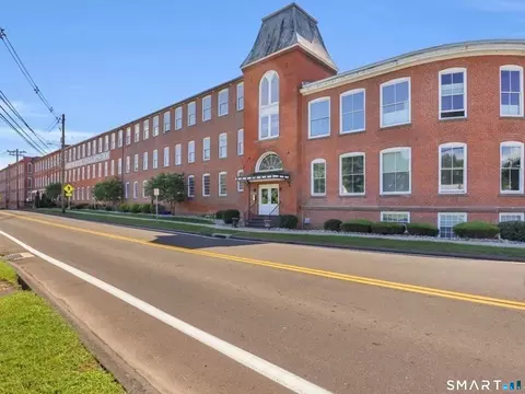10 Main St #307, Berlin, CT 06023