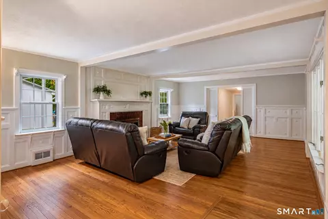 6 Raymond Rd, Avon, CT 06001 photo 2