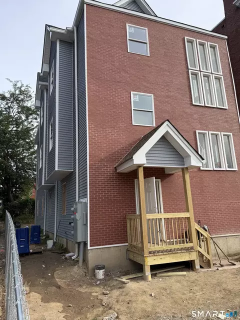 12-14 Belden St, Hartford, CT 06120