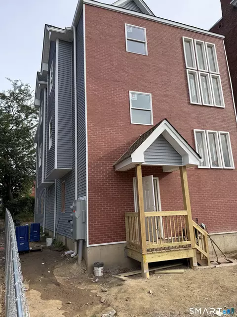 12-14 Belden St, Hartford, CT 06120