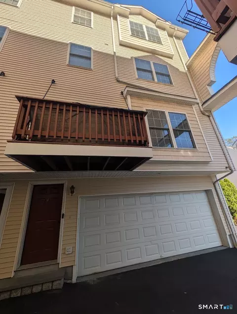 205 Hope St #4, Stamford, CT 06906
