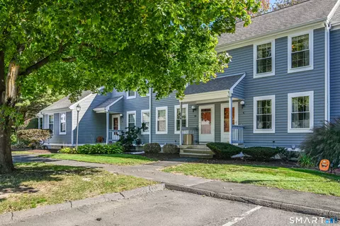 215 Oakland St #C, Manchester, CT 06042