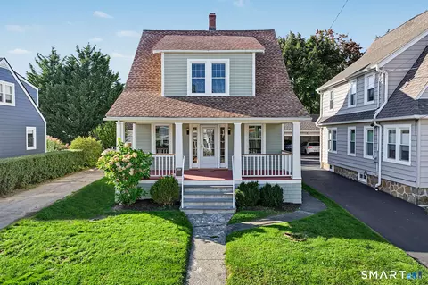 371 Grovers Ave, Bridgeport, CT 06605