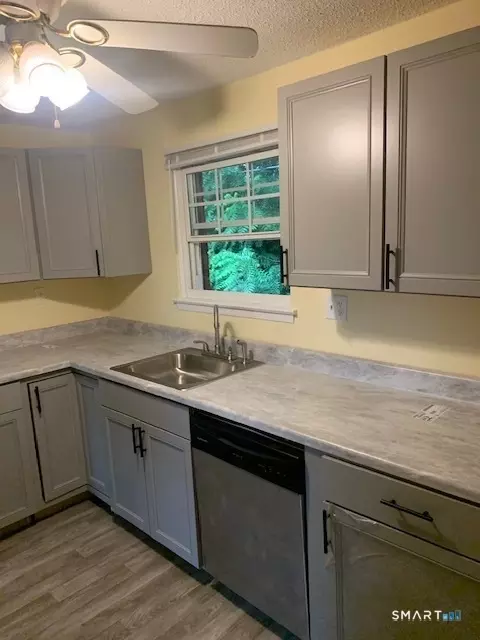 93 Sigwin Dr #93, Wallingford, CT 06492 photo 3