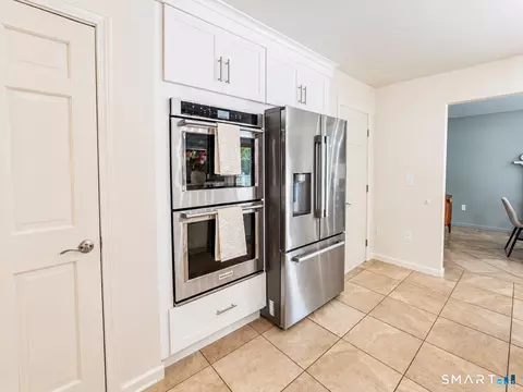 Kitchen - 39 Regency Hl, Waterbury, CT 06708 photo 5 of 5