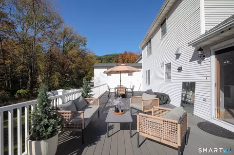 Exterior - 39 Regency Hl, Waterbury, CT 06708 photo 3 of 7