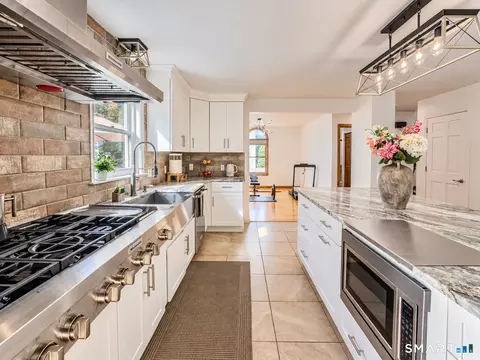 Kitchen - 39 Regency Hl, Waterbury, CT 06708 photo 3 of 5