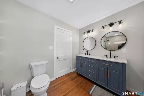 Bath - 18 Maple St, Trumbull, CT 06611 photo 3 of 4