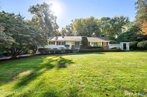 109 Sweet Briar Rd, Stamford, CT 06905