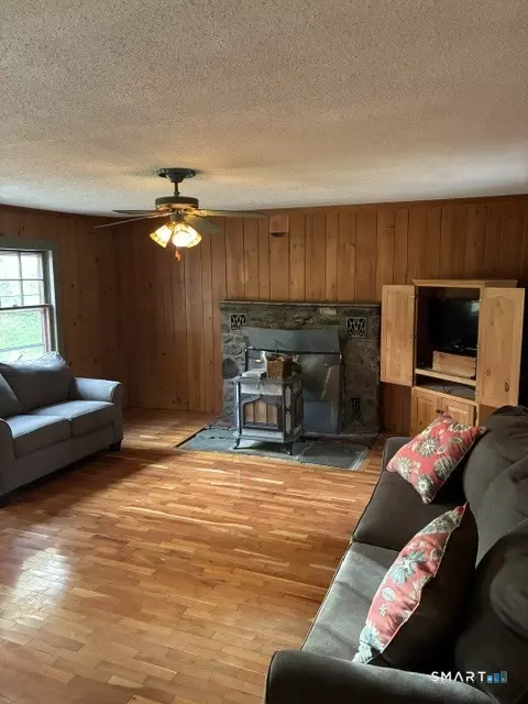Living - 9 Birch Hill Rd, Morris, CT 06763 photo 1 of 2