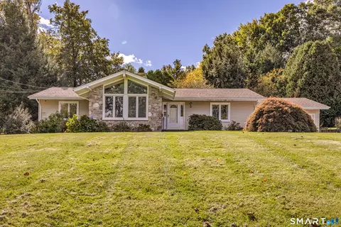 48 Meadow Ln, Manchester, CT 06040
