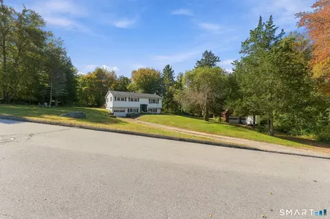 Exterior - 7 Sessions Dr, Central Village, CT 06332 photo 2 of 14