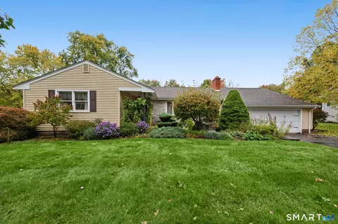 130 Robbins Ave, Newington, CT 06111