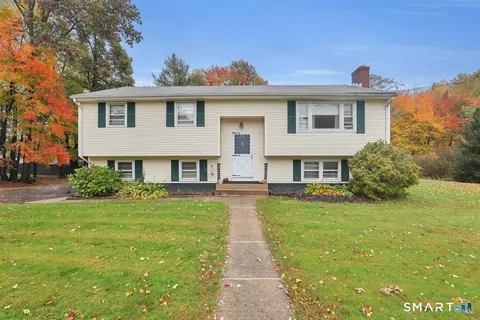 95 Manor Rd, Plantsville, CT 06479
