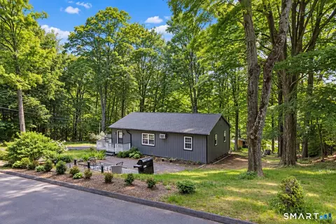 10 Brook Dr, New Fairfield, CT 06812