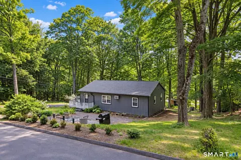 10 Brook Dr, New Fairfield, CT 06812