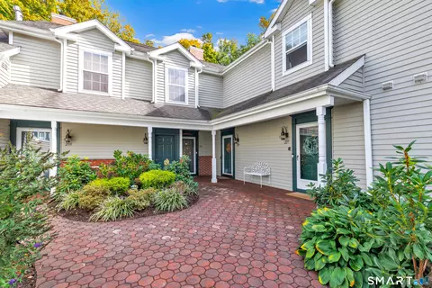 227 Mayfield Dr #227, Trumbull, CT 06611