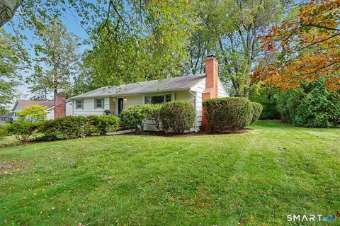 15 Greenleigh Rd, Fairfield, CT 06825