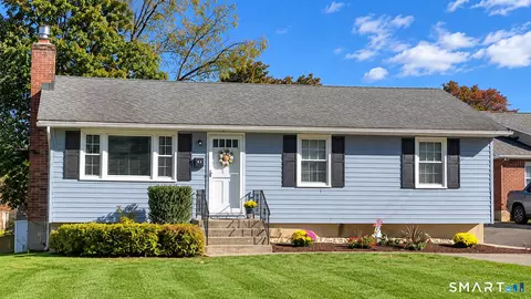 34 Meriden Ave, Meriden, CT 06451