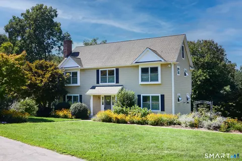 15 Wheeler Park Pl, Fairfield, CT 06825