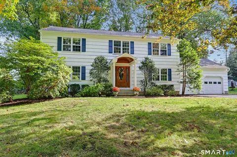 100 Holiday Rd, Fairfield, CT 06825