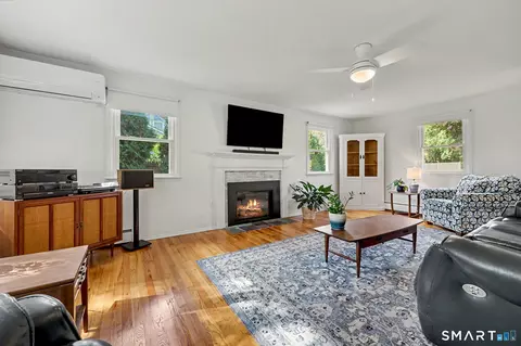 Living - 3 Nutmeg Dr, Clinton, CT 06413 photo 1 of 5