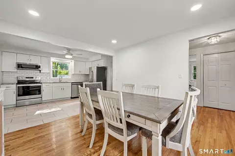 Dining - 3 Nutmeg Dr, Clinton, CT 06413 photo 2 of 3