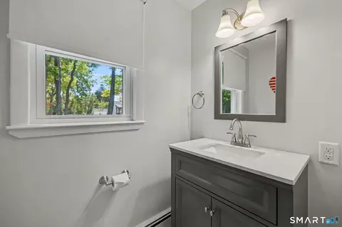 Bath - 3 Nutmeg Dr, Clinton, CT 06413 photo 1 of 2
