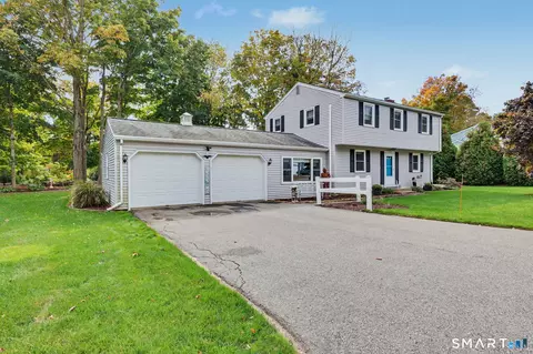 Exterior - 3 Nutmeg Dr, Clinton, CT 06413 photo 2 of 3