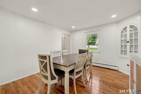 Dining - 3 Nutmeg Dr, Clinton, CT 06413 photo 1 of 3