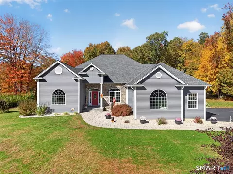 61 Daniel Dr, Colchester, CT 06415