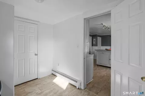 Entry Way - 87 Webb St, Hamden, CT 06517 photo 3 of 5
