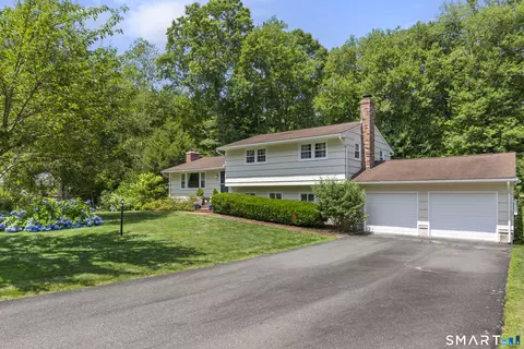 Exterior - 16 Tamarac Dr, Madison, CT 06443 photo 2 of 8