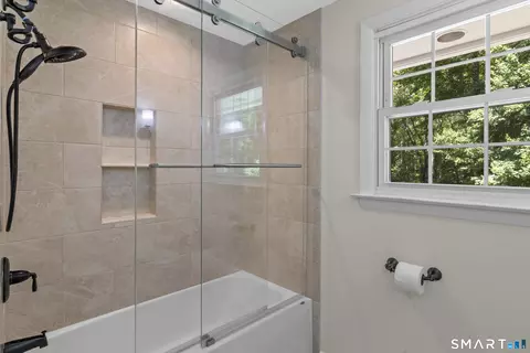 Bath - 16 Tamarac Dr, Madison, CT 06443 photo 4 of 4
