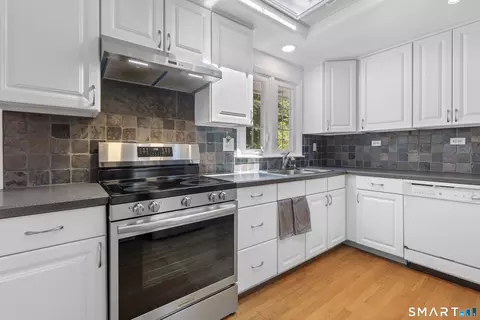Kitchen - 16 Tamarac Dr, Madison, CT 06443 photo 4 of 5