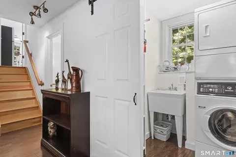 Entry Way - 16 Tamarac Dr, Madison, CT 06443 photo 2 of 2