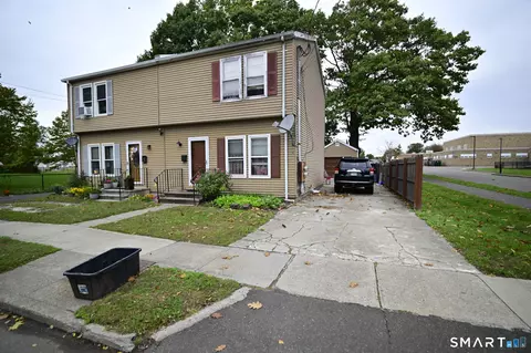 245 Sedgewick Ave, Stratford, CT 06615