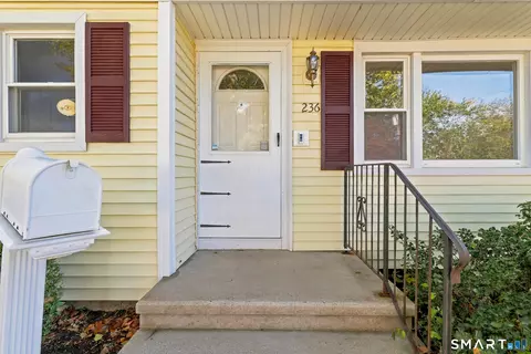 236 Grande Rd, East Hartford, CT 06118