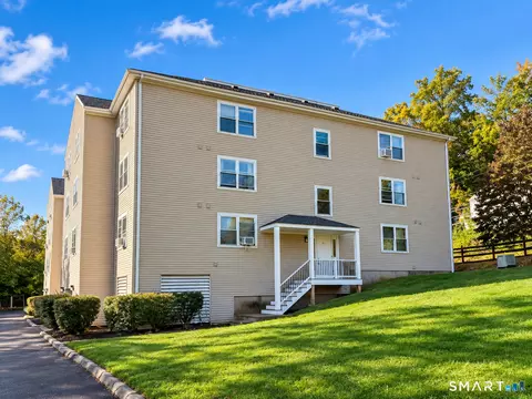 1241 East St #C1, New Britain, CT 06051