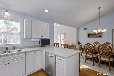 Kitchen - 4 Mountain View Lndg #4, Killingly, CT 06239 photo 5 of 5