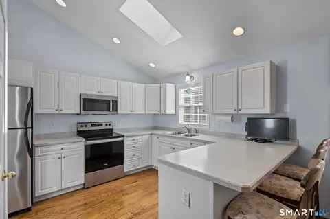 Kitchen - 4 Mountain View Lndg #4, Killingly, CT 06239 photo 2 of 5