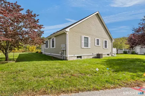 Exterior - 4 Mountain View Lndg #4, Killingly, CT 06239 photo 4 of 5