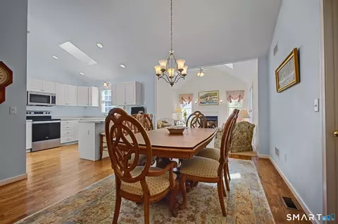 Dining - 4 Mountain View Lndg #4, Killingly, CT 06239 photo 1 of 3