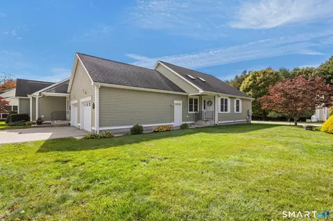 Exterior - 4 Mountain View Lndg #4, Killingly, CT 06239 photo 2 of 5